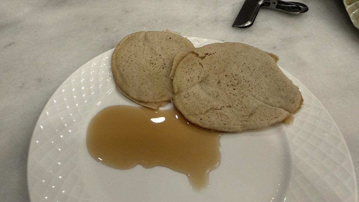 fxn3ly's tweet photo. what i ate today (700c) https://t.co/nD42RZGNvM