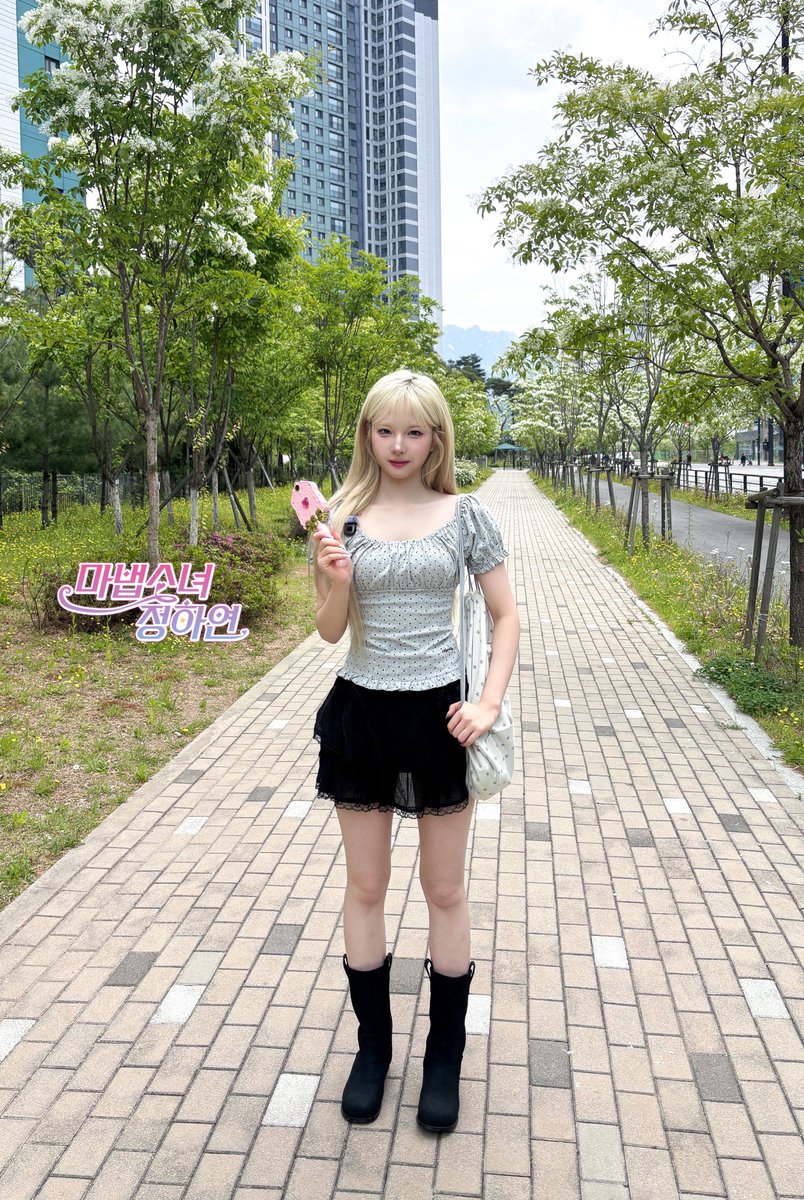 lucky_factory_s's tweet photo. 반짝임 오프젝트 순삭? 이건 못 참지 ᕕ( ' ⩊ ' )ᕗ
나 특급 마법소녀인데~ 이거 순삭 맞아~?

🪄여러분의 반짝임을 수거할게요 🪄
📍 매주 화요일 오후 7시 🔜 Ep4. 6월 9일 화요일 오후 7시 공개
🔮 구독 &amp; 좋아요 &amp; 알림 설정 🦔

#트리플에스 #tripleS #정하연 https://t.co/15wMlKr0IE