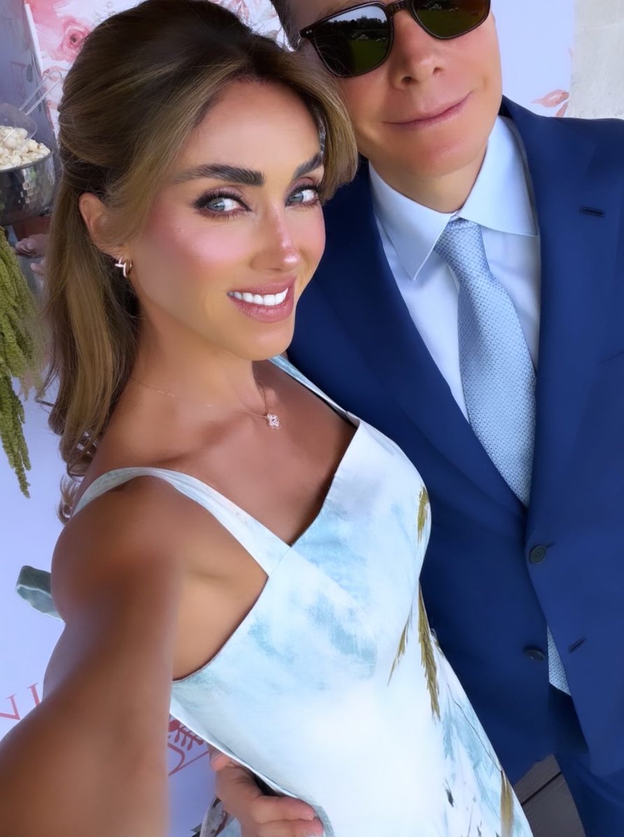 paollanahi's tweet photo. MEU DEUS ANAHI VOCÊ É PERFEITA! 🩵 https://t.co/Al4dAG9cG6