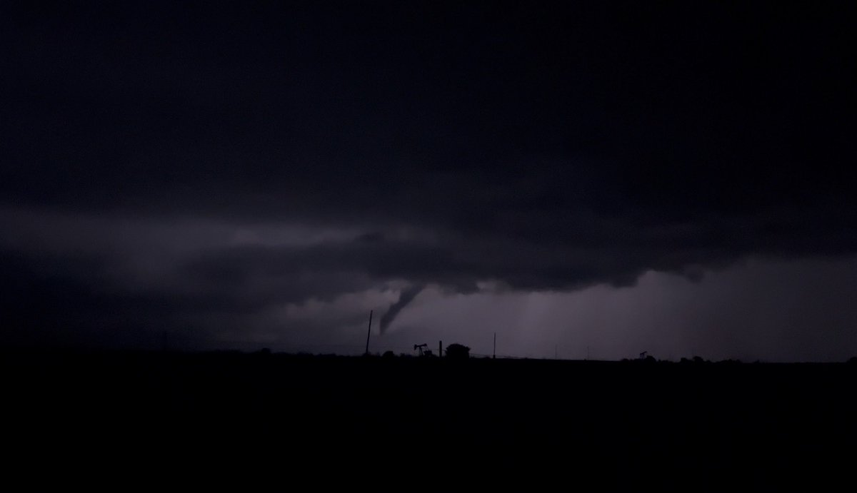 CadeStout's tweet photo. Rope tornado earlier NW of Madison, KS https://t.co/XfSLqMrdiO