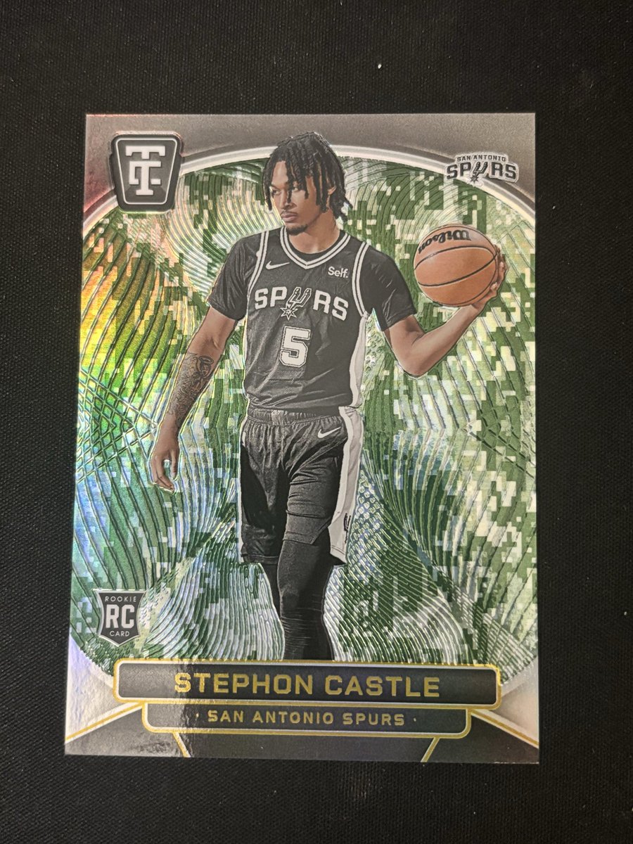 HoosCards's tweet photo. @tm1515152005 Camo /25. Seems fitting for a Spurs player https://t.co/iHtXO0FOdn