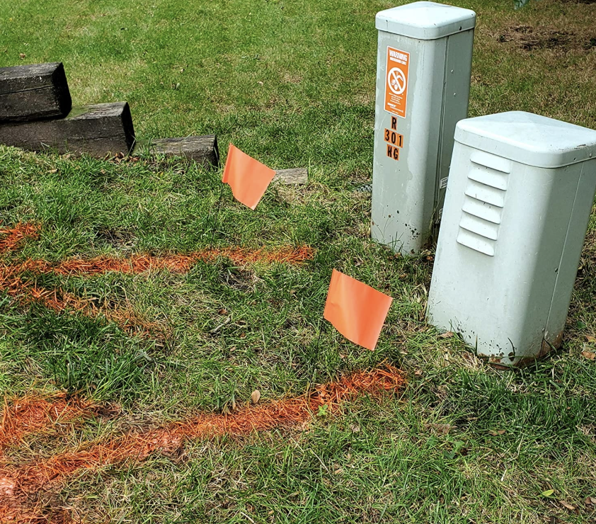 Utility_Safety's tweet photo. Flags and paint aren’t decorations—they’re your warning signs. 

#RespectTheMarks
#ClickBeforeYouDig
#WheresTheLINE
#SafetyAlways
#buriedutilities
#UtilitySafetyPartners
#DailySafetyMoment https://t.co/9vsiJltk6r