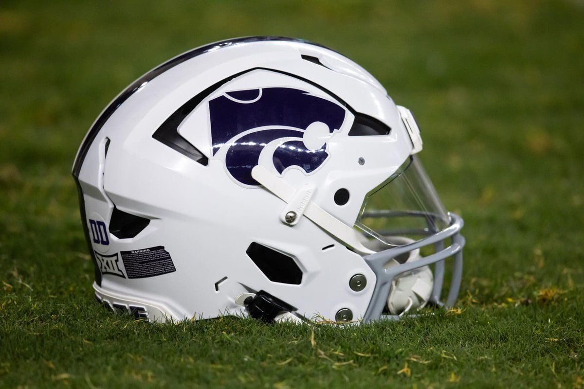 garrettg85's tweet photo. Thank you @CoachNickToth @KStateFB for a great camp today! It was a blast to get to work with their staff! https://t.co/5OEbOrnYsm
