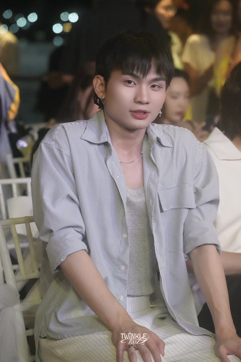 twinkletail_bi's tweet photo. 260531 | UPRIZE WONBI - Sức sống Đại dương The Blueverse 

Hôm nay em bé cuti chít chít thí cưng đi chơi thuyền nè 😚

#WONBI #UPRIZE #UPRIZEWONBI https://t.co/kWevePEFCw