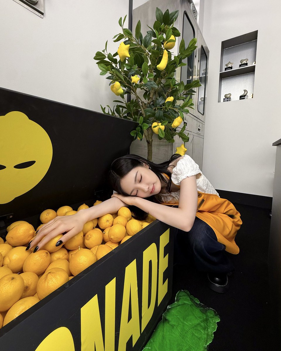 Ningningx's tweet photo. New look :3 https://t.co/3tuXsOi8pT