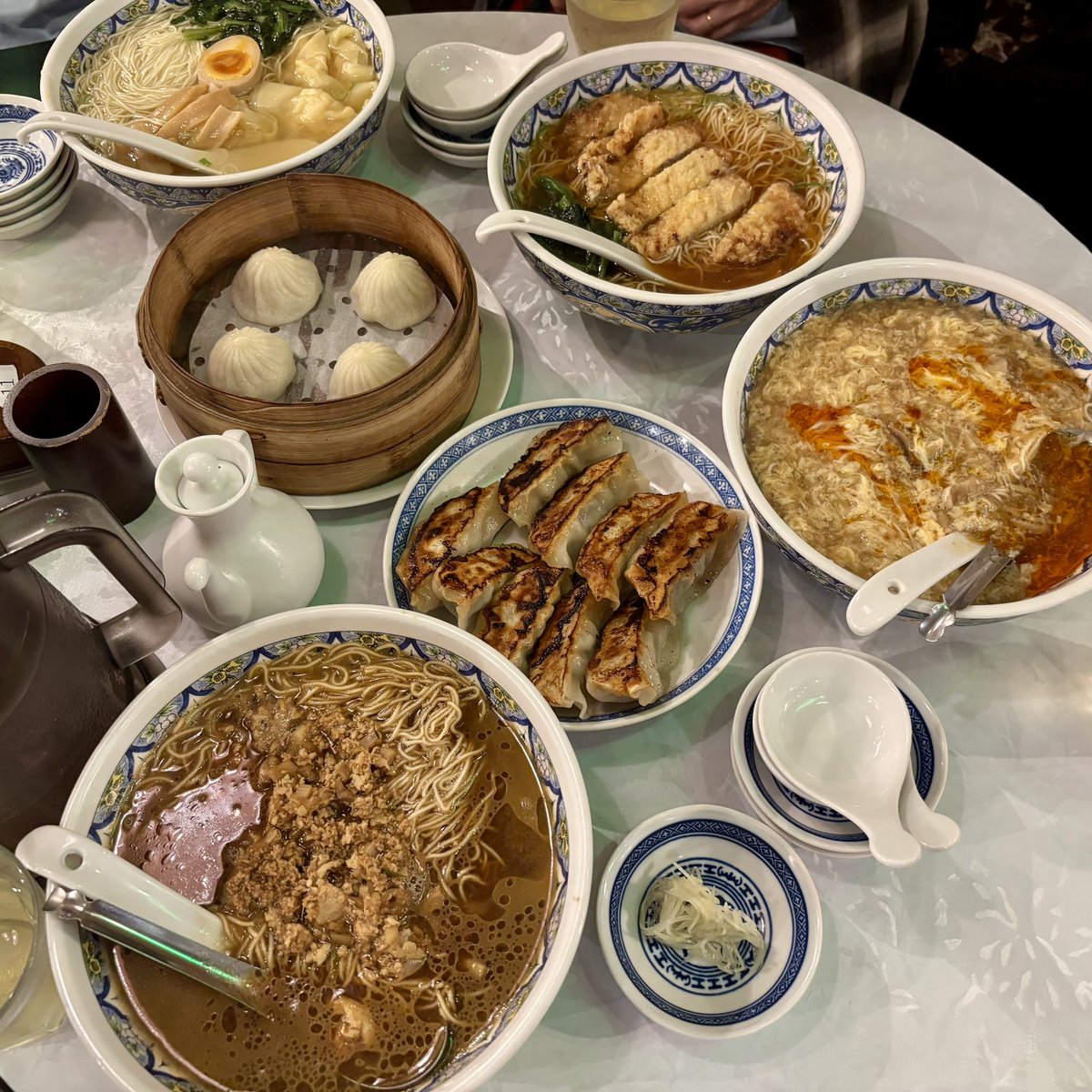 7ruka's tweet photo. 昨日は海老名文化会館で相川七瀬ライブ🎤🎸

新横浜でラーメン食べて、海老名でカフェしちゃったよ🍜☕️

ライブは安定の2列目でめちゃくちゃ楽しかった🎉

地方ライブはセトリは2パターンで1曲変わるだけだけど全力で暴れます💕

セトリ知りたい方はお知らせ下さい📢

#相川七瀬
#海老名文化会館 https://t.co/u8RcdXoClm