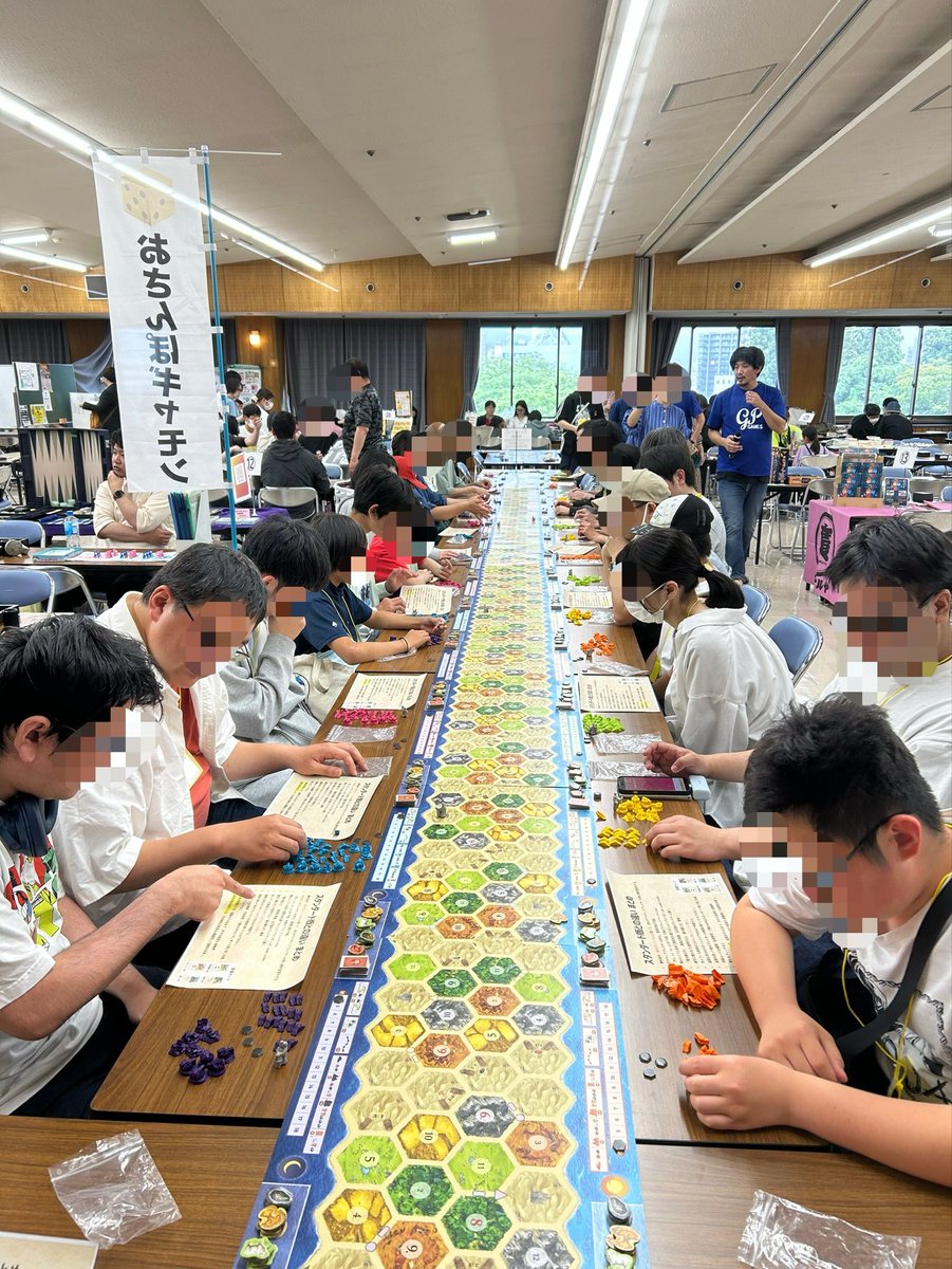 BGameMoriokalab's tweet photo. #いわてボードゲームフェス #カタン東北大会 無事終了🎉課題以上に収穫がありました。フェスは来場者数240名、カタン大会は本戦70名+エンジョイ卓14名でした。市長も交流卓に！👏ご協力いただいた方々に深く御礼申し上げます。次回もお楽しみに￼!
@gpinc_jp
@meeats_bg_k
@tomokisorastars
@hacotoki https://t.co/sfHKHJxCtf