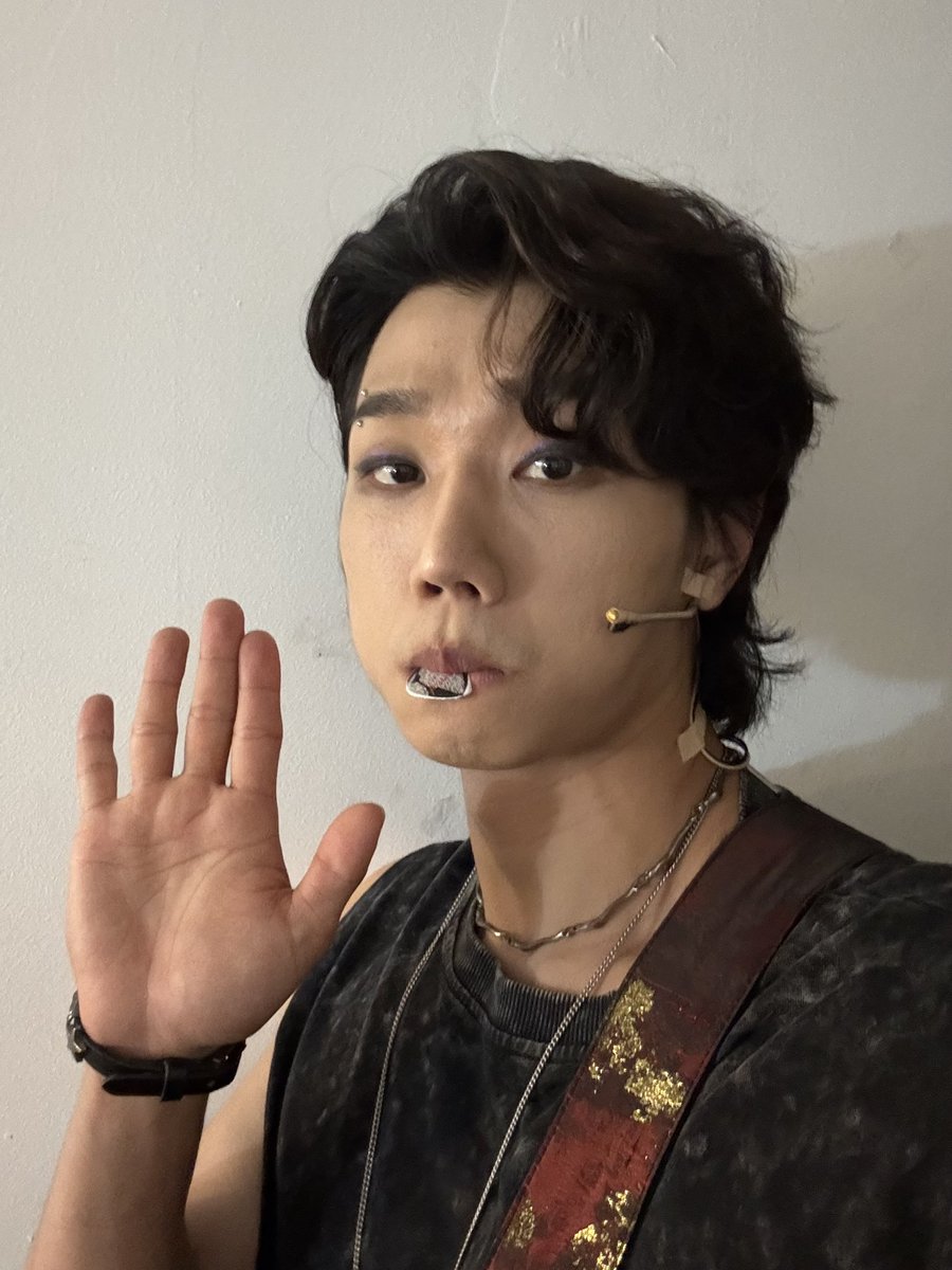 dkent_artist's tweet photo. [#김준식]

준식배우의 뮤지컬 <펑크> 마지막 공연이 끝났습니다🎁
그동안 함께해 주신 관객분들께 진심으로 감사드립니다🙏🙏
⠀
#더블케이엔터테인먼트 #더블케이아티스트 #배우김준식 #뮤지컬 #펑크 #감사합니다❤️❤️ https://t.co/Cfe0LIYR0W