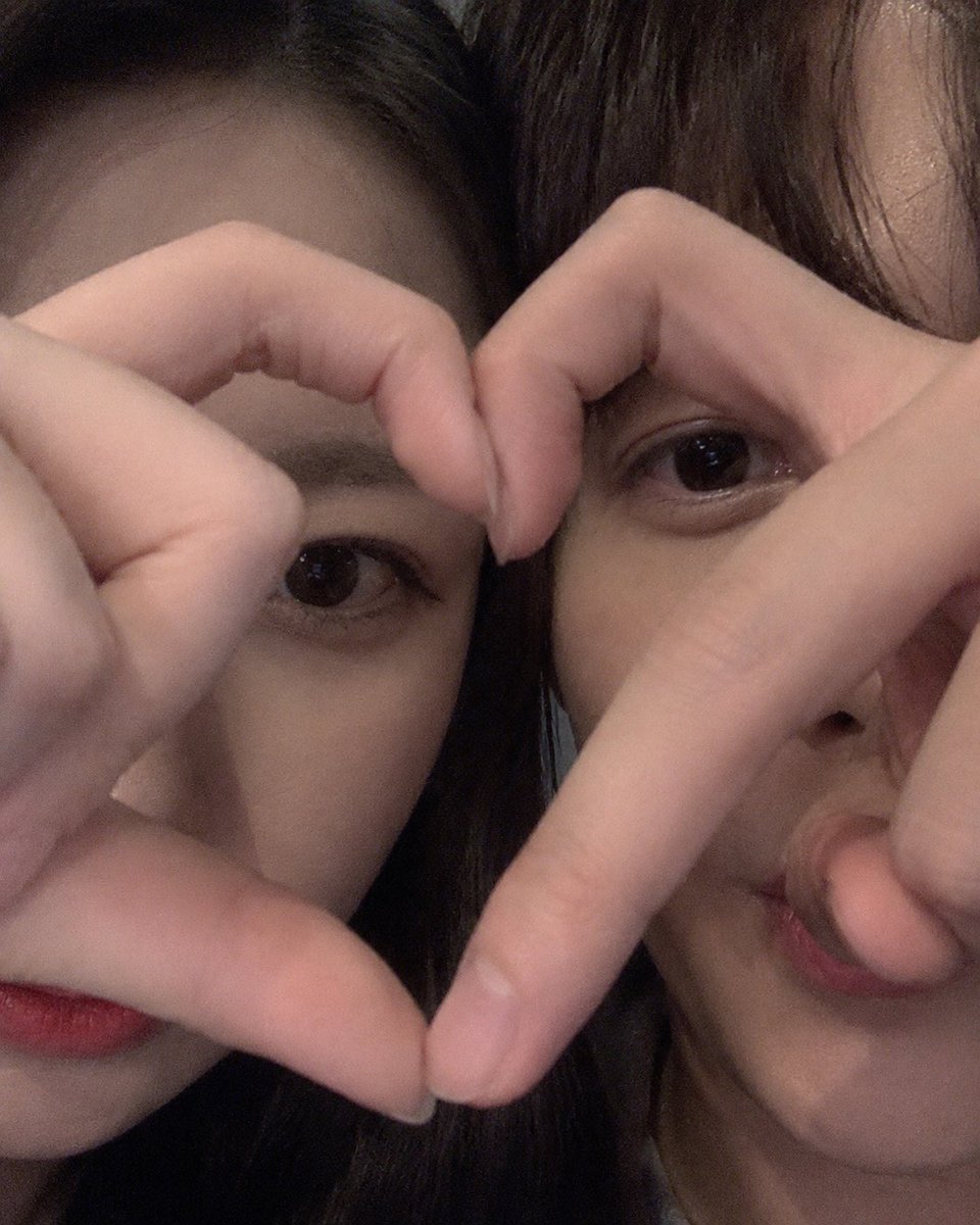highlightly_'s tweet photo. 이거… 대박이넨….

동운옵이랑 셀카 득템이요 https://t.co/NzJNLYVXG8