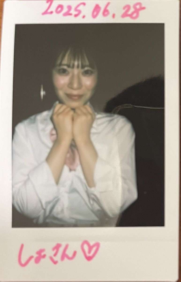 dac1522's tweet photo. [卒業]
2025年6月28日に初めて逢いに行き
７月19日にZero Project初トーク会

トーク会でもらったTシャツに今回の5月30日トーク会でサインを貰い、31日卒業Liveで、着用しました
私は南雲れなさんが、自慢の1番の推しです
逢えて良かった
本当にありがとう
またね

#Lilitetune
#南雲れな@nagumorena https://t.co/dTx8nGa7H6