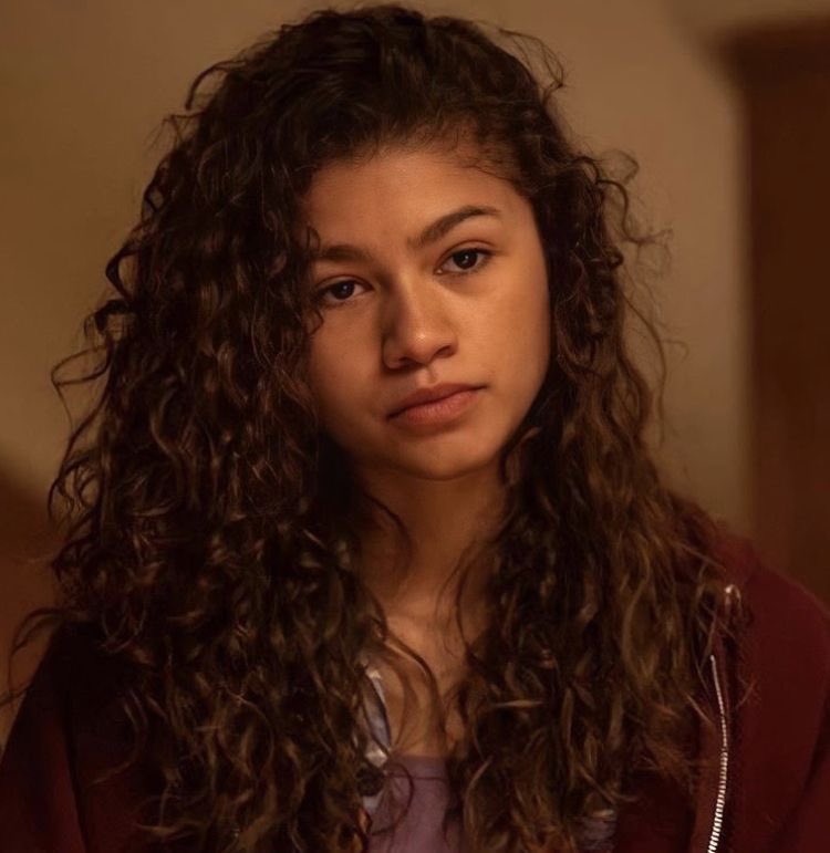TheMale_Central's tweet photo. Give Zendaya every single award possible. She made Rue one of the most complex and interesting characters that we have ever seen. Rue’s arc was both beautiful and devastating and that’s a testament to Zendaya’s stunning performance. Omg  I’m still crying 💔 #Euphoria https://t.co/Hg5paoqMVK