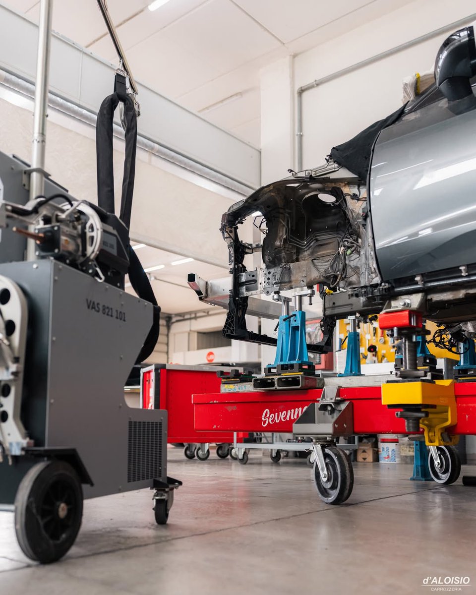 Celettegroup's tweet photo. They secured this Audi S7 on a Celette Sevenne frame machine to ensure precise structural reference points and repairs carried out in full accordance with the manufacturer's specifications.

Repost from : Daloisio Carrozzeria in Pianella,Italy https://t.co/FXIjCEZo73