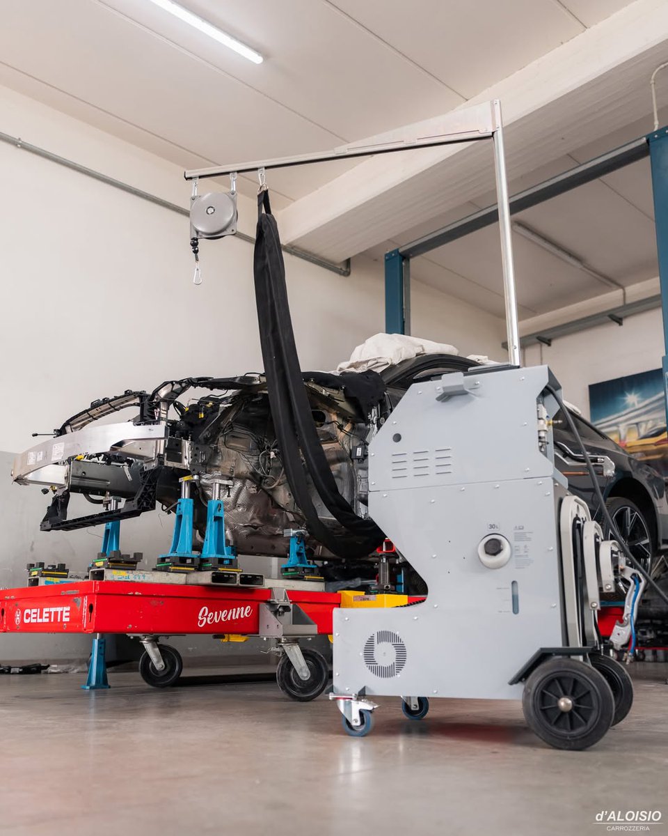 Celettegroup's tweet photo. They secured this Audi S7 on a Celette Sevenne frame machine to ensure precise structural reference points and repairs carried out in full accordance with the manufacturer's specifications.

Repost from : Daloisio Carrozzeria in Pianella,Italy https://t.co/FXIjCEZo73