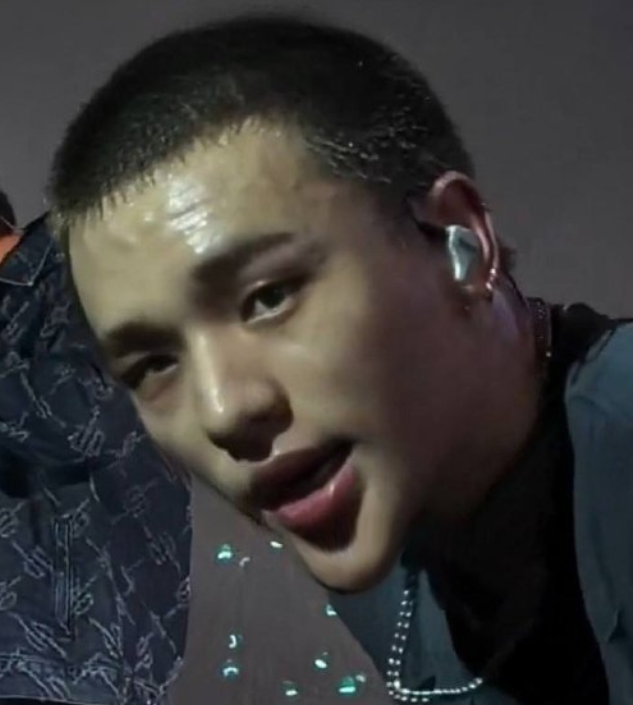 tokkibunzz's tweet photo. HD image of Sngmn ass vs Hynch1n jumpscare botch face, who mogged who? https://t.co/74AsOXizpX
