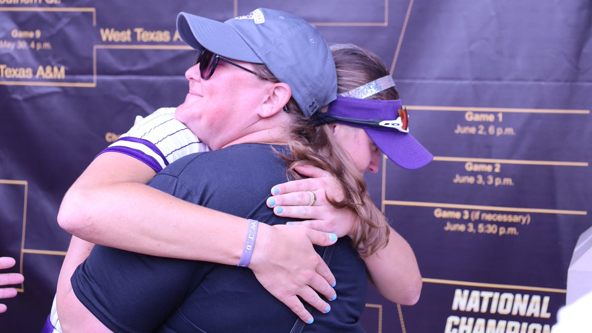 McKendreeSB's tweet photo. Dubs and hugs... Like peanut butter and jelly... ☺️🤗 https://t.co/Eq2YQo6u0I