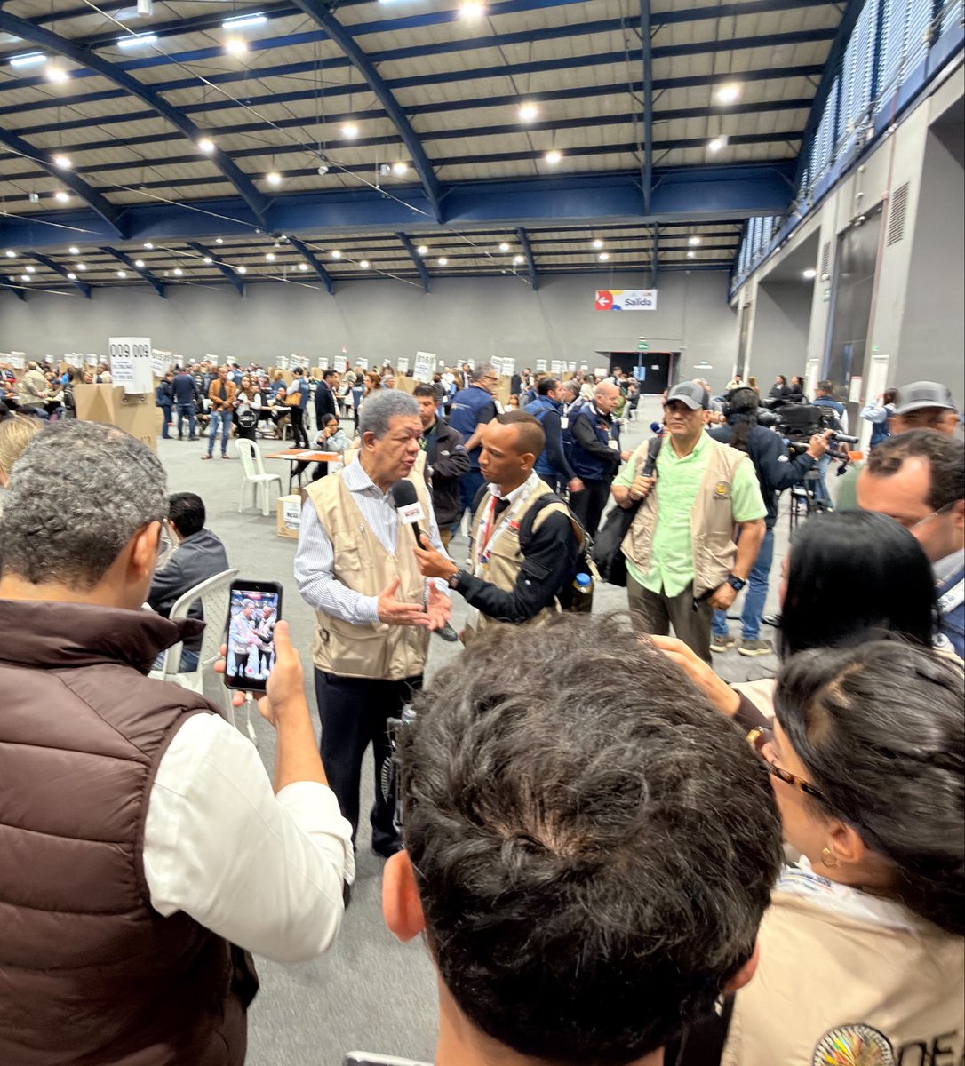 eamaurys's tweet photo. Hoy en cobertura internacional a las elecciones presidenciales de Colombia 2026 🗳️

Mi valoración:
✅ Altamente democratico
✅ Conciencia Ciudadana 
✅Proceso Rápido y seguro

Mis felicitaciones para este pueblo 🇨🇴
Cobertura para: @elnuevodiariord https://t.co/1Y0F8JecgN