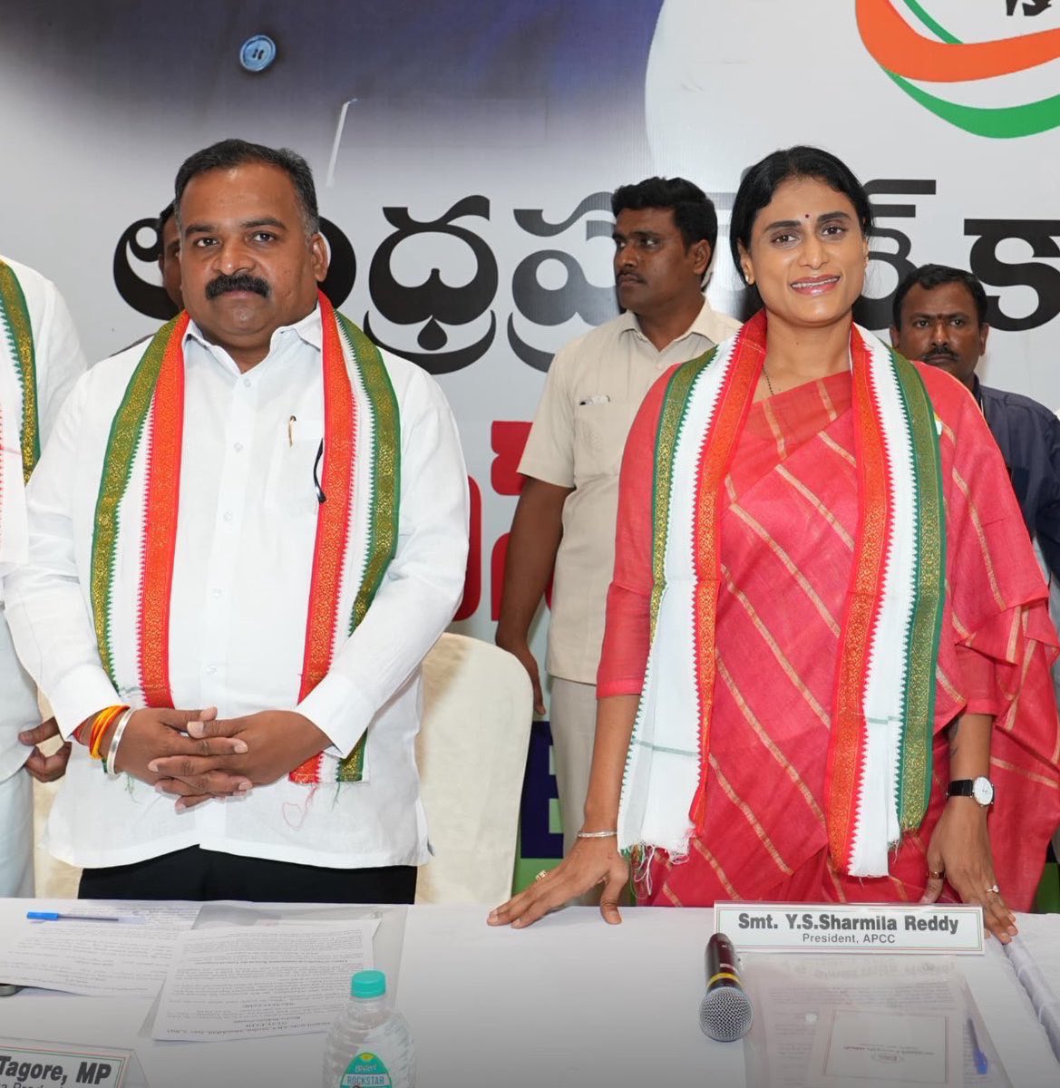 realyssharmila's tweet photo. Warm birthday wishes to Shri Manickam Tagore ji. @manickamtagore 

Your unwavering commitment to the Congress ideology and tireless dedication to strengthening the party inspires us all.

Wishing you good health, happiness, and many more years of service to the nation and the party. Happy Birthday! 🎉🎂