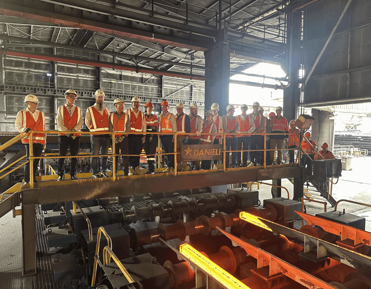 InfraBuild_Aust's tweet photo. We recently welcomed leaders from @standardsaus to our Western Sydney operations to discuss how collaboration, innovation and standards can help support a more productive, lower embodied carbon construction sector.
👉 https://t.co/wy1C7ohFbg https://t.co/6AcGQbLe2L