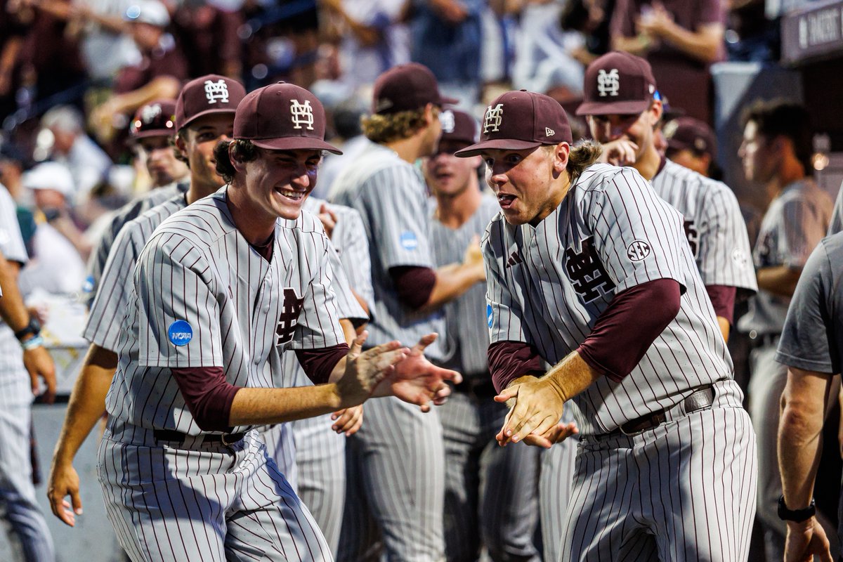 HailStateBB's tweet photo. We're headed to the ninth at Dudy Noble https://t.co/lrYFrYYm34