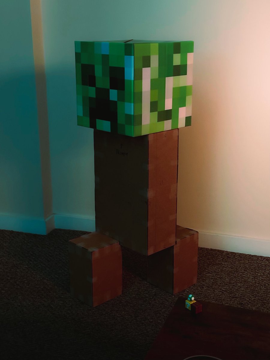 _itstbone_'s tweet photo. Current work in progress, needs 2 more legs and more but man this is honestly such a joy to create. I’ve always wanted to make this since I was a kid lol. 

#minecraft #creeper #DIY https://t.co/cPXc09ud3R