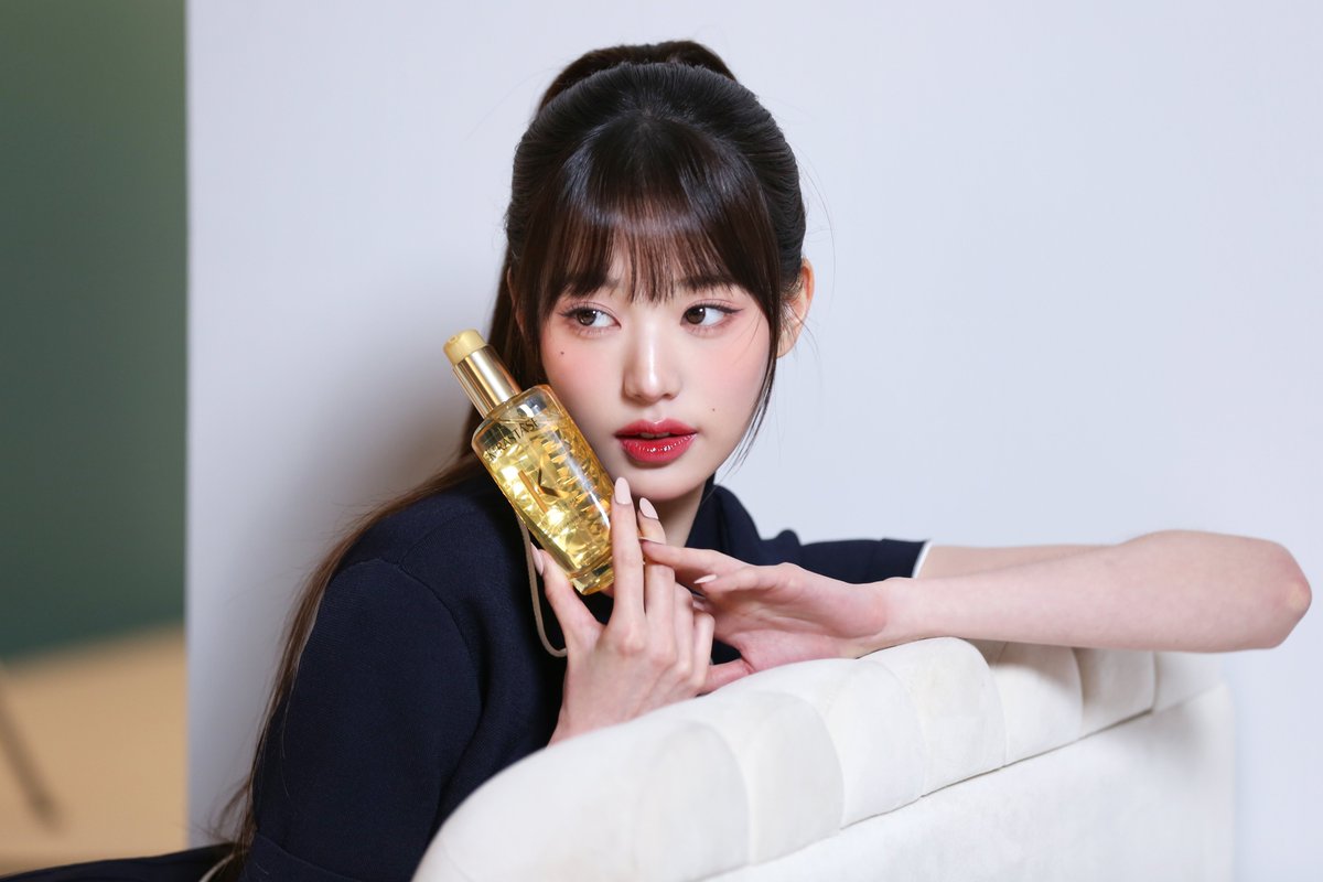 beaucutegirl's tweet photo. 240613 Kérastase behind Cut 🫶🐠🦩  
#장원영 #JANGWONYOUNG 
https://t.co/a36hB5gigj https://t.co/EKNZkF8eNU