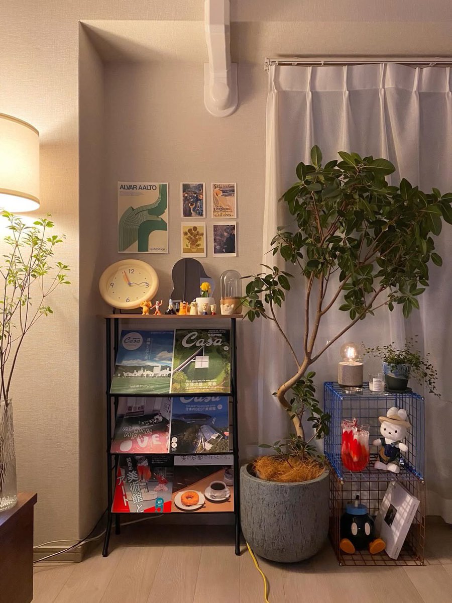 cornersandlight's tweet photo. my room🛋️ https://t.co/ESQ0P5IRAi