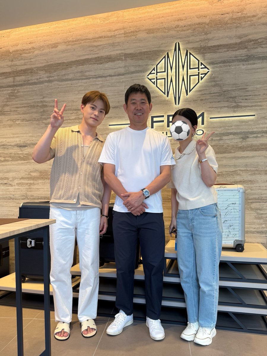 mtst_yuuki_'s tweet photo. プライベート森保監督に遭遇して握手に記念撮影していただいた🙏🏻
直接W杯頑張って下さいって言えたのが嬉しい☺️ https://t.co/L1Xlo3Kxdw