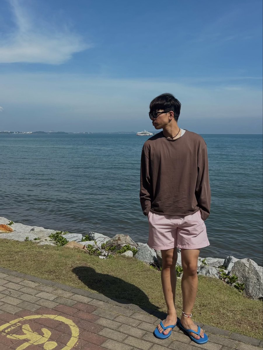 d0ubleqi's tweet photo. finally beach https://t.co/IDO4WutqT5
