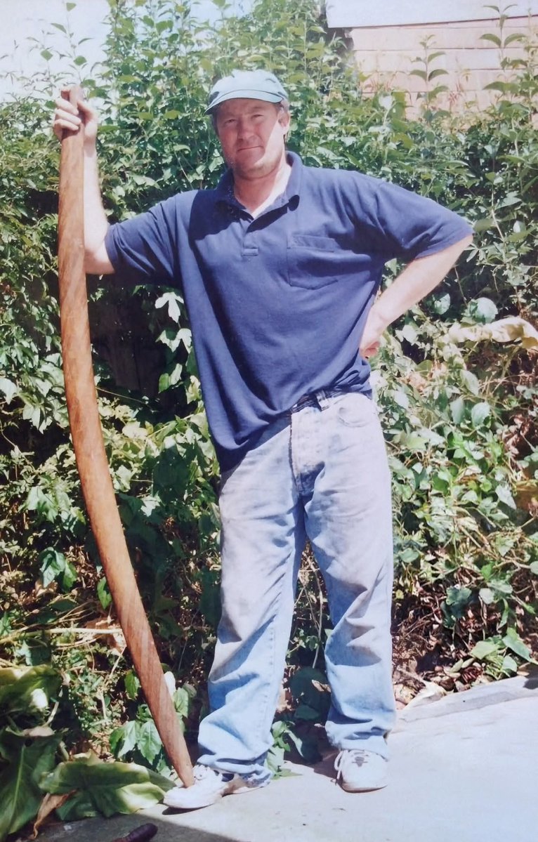 lowlandsapien's tweet photo. Rob Croll 2x world boomerang champion from Vic who wrestled the title back from Chet Snouffer (USA)
Holding a Cooper Creek style fighting boomerang. https://t.co/5n5RRvNG4e