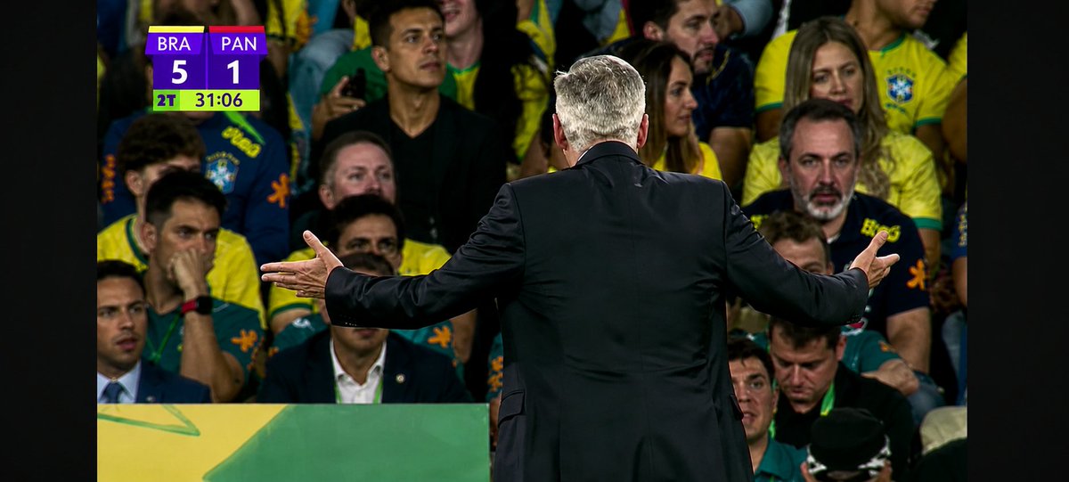 RojoVine's tweet photo. Absolute Ancelotti #BRAxPAN https://t.co/bDeRWgUCTl