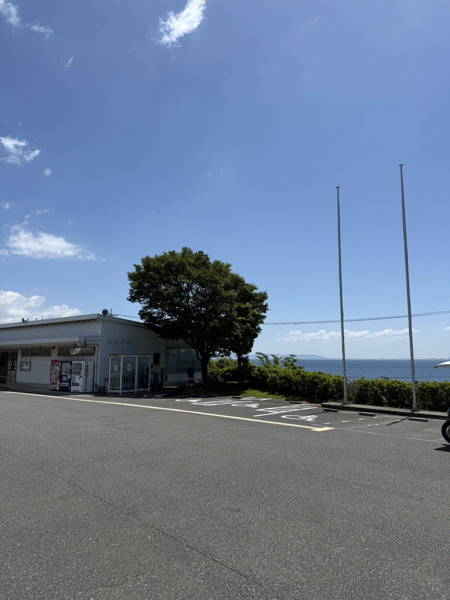 freddy05_elmst's tweet photo. おとといはスパ西浦でShinbiRT走行会。
午前と午後の2本走って1分16秒台(遅い)。
初めてのコースだったけど、慣れてくると面白くなってきて、めちゃ楽しかった!遠いけど、また来よう〜
夜は超高級ホテルで一泊。夢のような休日でした〜😇
#ShinobiRT
#AnimaNeraMoto https://t.co/JPqln9BUxv