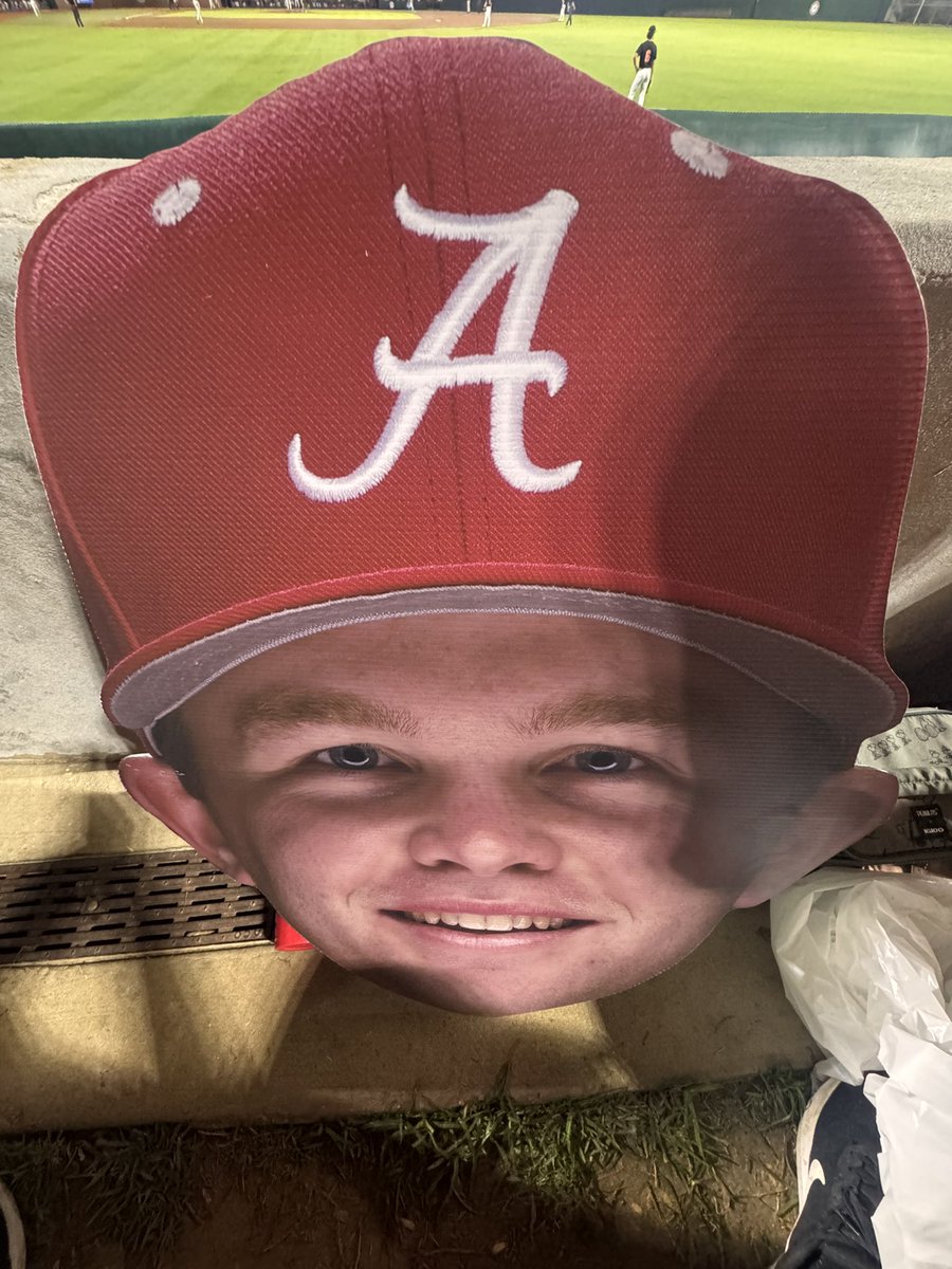 BamaRightField's tweet photo. MY GLORIOUS KING https://t.co/Jakd2oGHxN