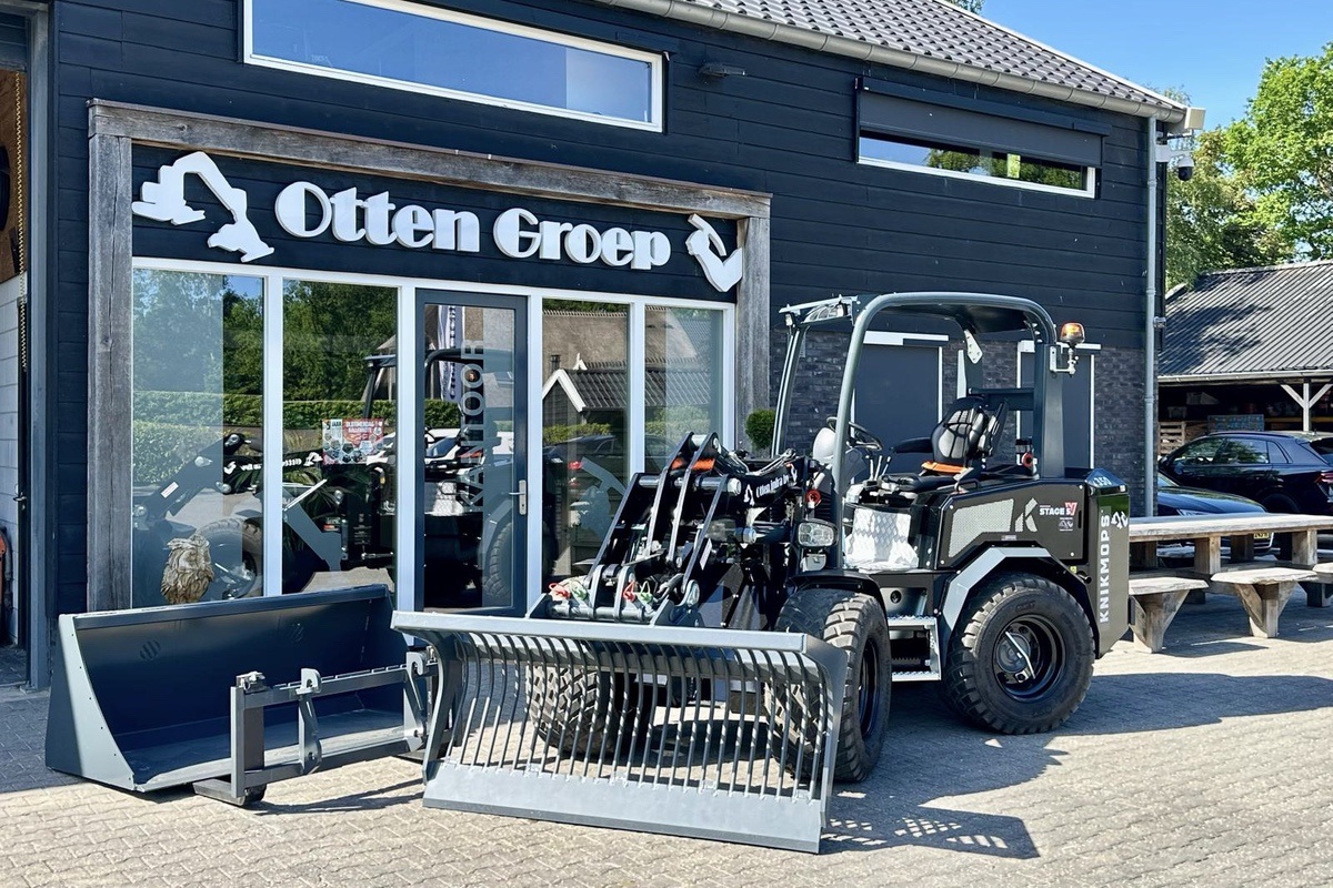 BouwmachineWeb's tweet photo. Primeur voor Otten Infra

Recent leverde Handelsonderneming Veluwenkamp de eerste Knikmops KM350 aan Otten Infra in Wapse.
https://t.co/ixnFwVZtIl https://t.co/0hdxEpngyO