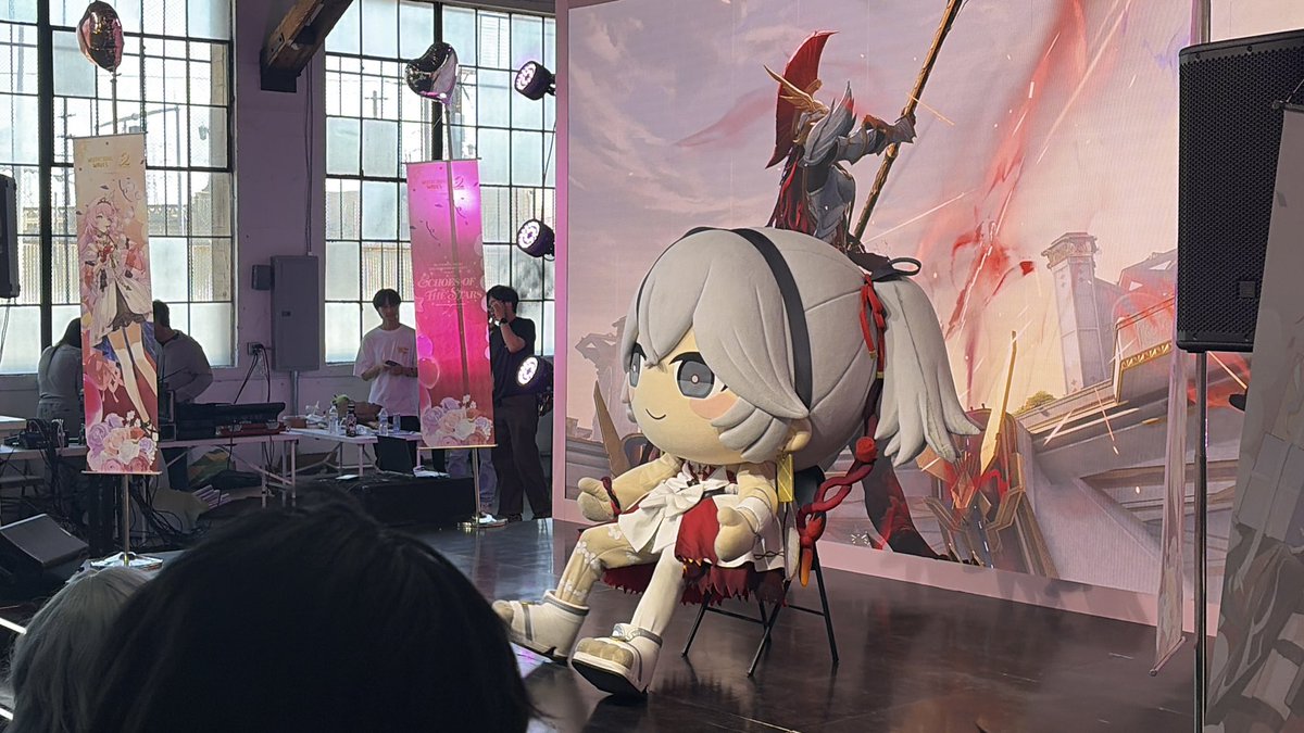 R_cos_99's tweet photo. 全世界の漂白者の皆様大変長らくお待たせ致しました
ロサンゼルスで目撃したツバキぬいです
ご確認下さいませ

#めいちょう２周年 #echoesofthestars #wuwa2years https://t.co/vEMZw5Hwll
