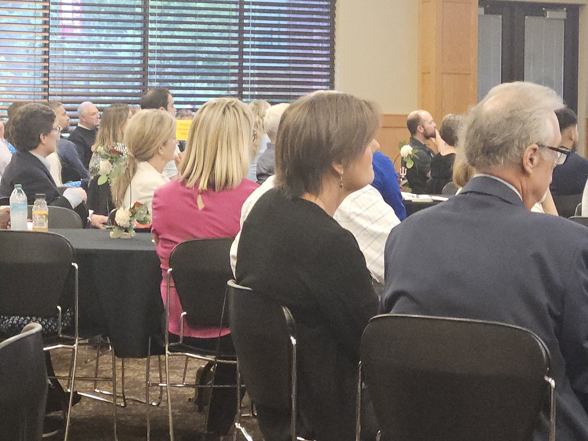BronesHuber's tweet photo. Another informative @IUSoutheast Economic Outlook breakfast with business and community leaders. Honored to serve on the board of advisors for Indiana University Southeast. https://t.co/S6GAeNjt6q