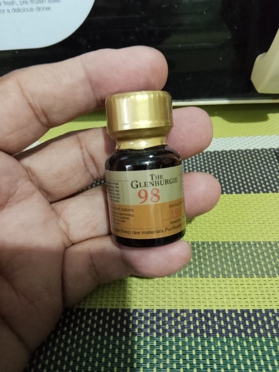 chukchaki's tweet photo. Shipment ordered poppers aroma oil essential to Dmall Boracay https://t.co/OKM5Y93bwu