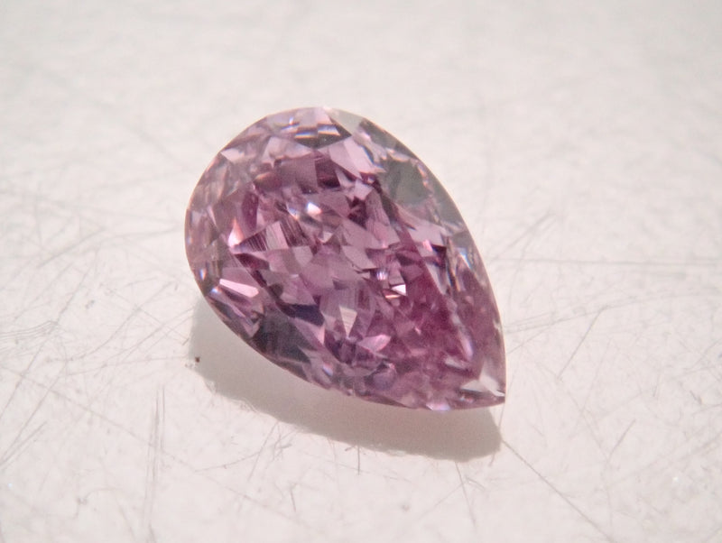 FANCY VIVID PINK PURPLE, SI-1 のルースです✨