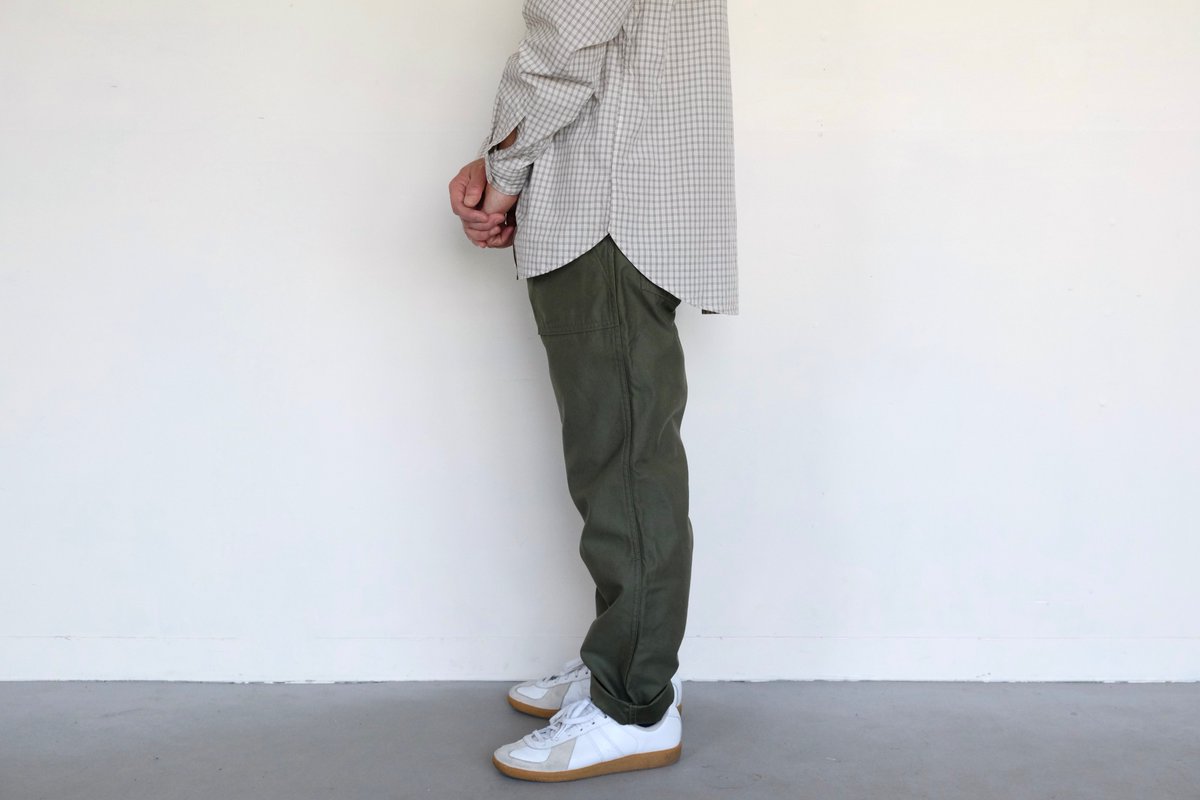 LifeClassico's tweet photo. classico webshop に FOB FACTORY Baker Pants をアップしました。細めのシルエットが際立つ！FOB FACTORYを代表する逸品！

ご注文はこちらのページからお願いいたします。
https://t.co/uIkQ9n9Con

classico webshop
https://t.co/yfeROfyzS9 
ほかにもたくさんのアイテムを掲載中です！

https://t.co/7ColYZBvd3