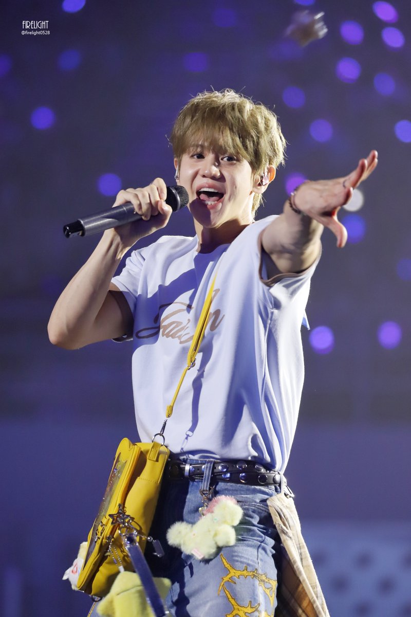 firelight0528's tweet photo. 260530 양요섭 솔로콘서트  잔상 [Fade In]

받아랏!⭐️

#양요섭 #YOSEOP #FADE_IN
#HIGHLIGHT #BEAST https://t.co/uHn6jCvDfd