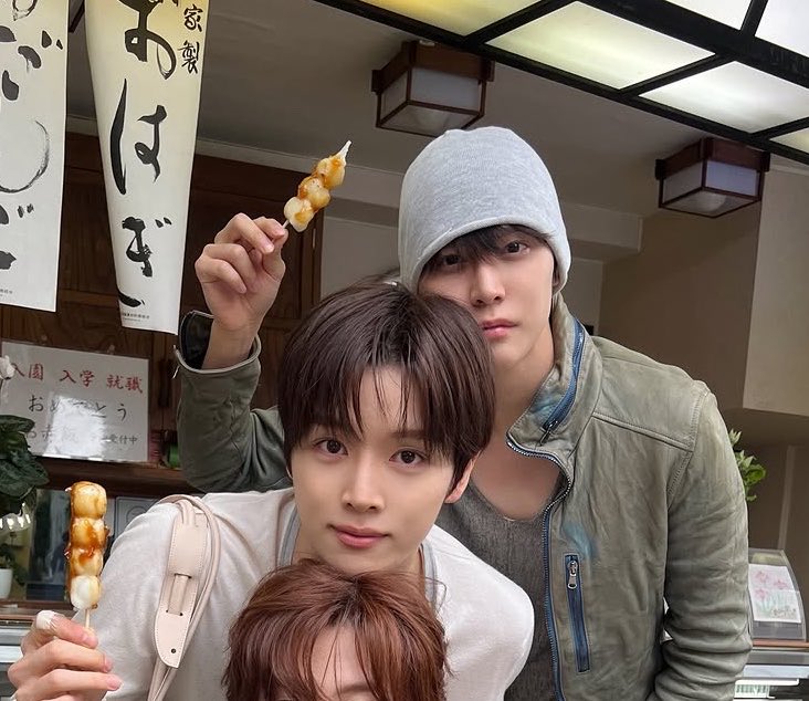 떡이 tweet media