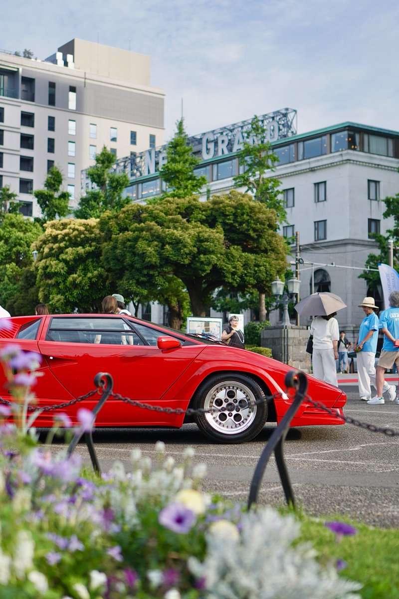 2FE4BF's tweet photo. 山下公園とクラシックカー、合わない訳がない。 https://t.co/wMFXlF9LBQ