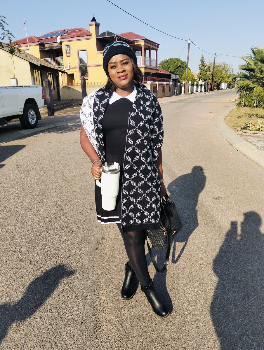 Mmapule123's tweet photo. Good morning 🌞 Happy New week🙂‍↔️ #happiness https://t.co/K4COR9y1OB