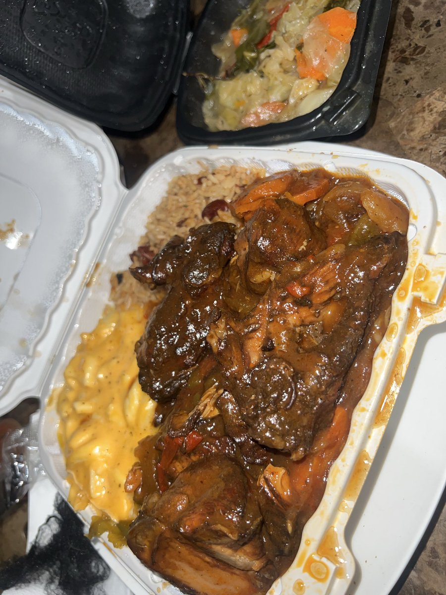 SidSpots's tweet photo. Brown Stew Chicken with a side of cabbage + a Jerk Chicken Salad @ Irie Jerk Bar &amp; Grill #Chicago #jerk #carryout #SidSpots https://t.co/erttwT8Y7o
