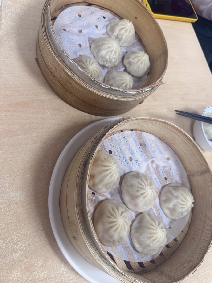 yangyanglin080's tweet photo. 不是每場相遇都有結局
但每場相遇都有意義🫰

感謝你們的用心安排
帶我們處遊玩🥰
不小心把許多第一次都獻給你們了🤣

美從來都不缺少
缺少的是小龍湯包🤤

阿！不對
.
.
.
缺少的是發現 🤭

期待下次相遇🍋🫰
@LinGuan59173 
@Hsien21606388 https://t.co/wcJoOj4lH2