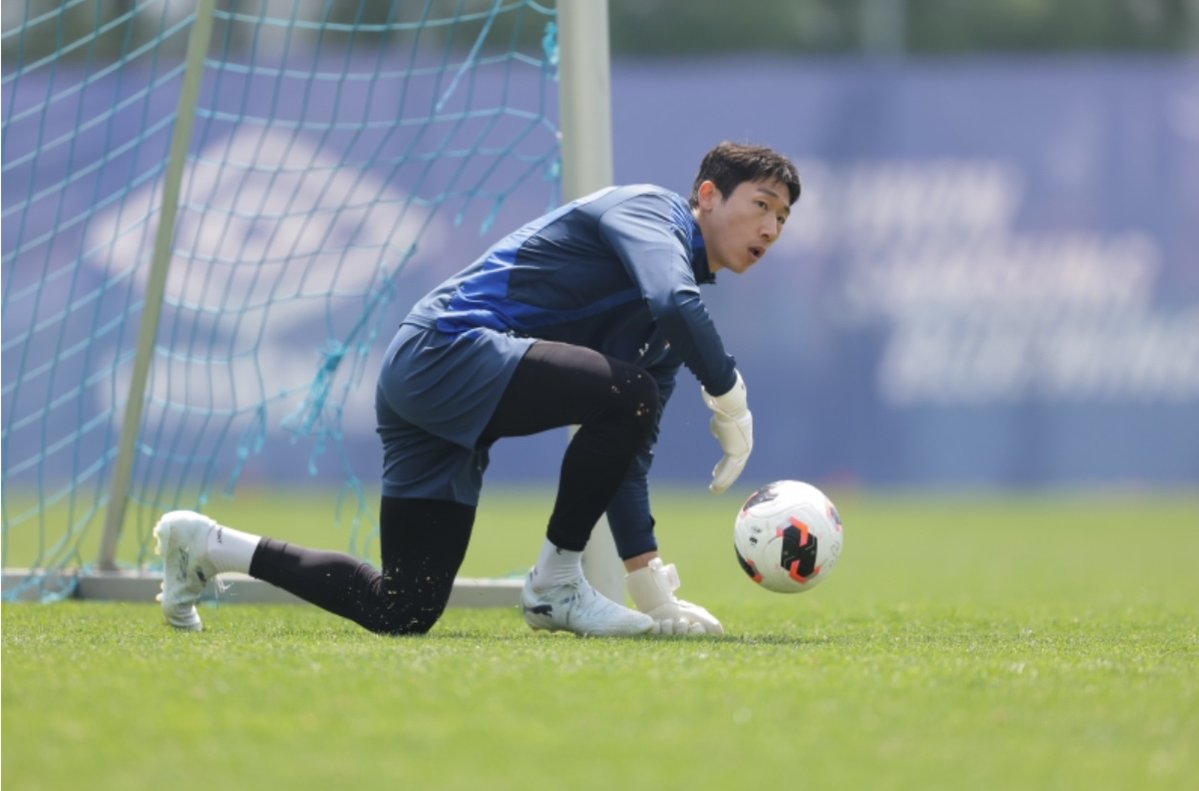 FARATA0's tweet photo. ⚠️噂⚠️
🇰🇷K2水原三星GKヤンヒョンモへ移籍の噂。
#KLeague

⚠️소문⚠️
🇰🇷K2 수원 삼성 GK 양형모 이적 소문. https://t.co/TADtzOShRn