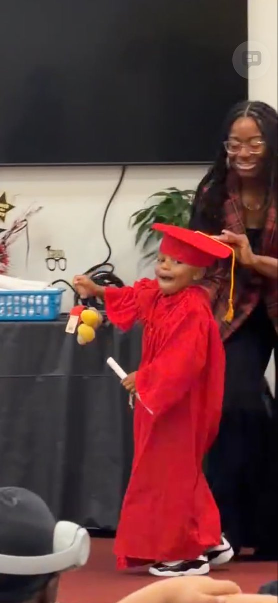 dlowright21's tweet photo. Congratulations Son 🎉🎊❤️ I'm overwhelmed with joy and pride seeing my incredible son hold his certificate! Being his dad is the ultimate blessing, and his achievements fuel my passion to work harder every day to be the best father I can be. #Congrats #graduate #mybaby https://t.co/uvyZFveIrr