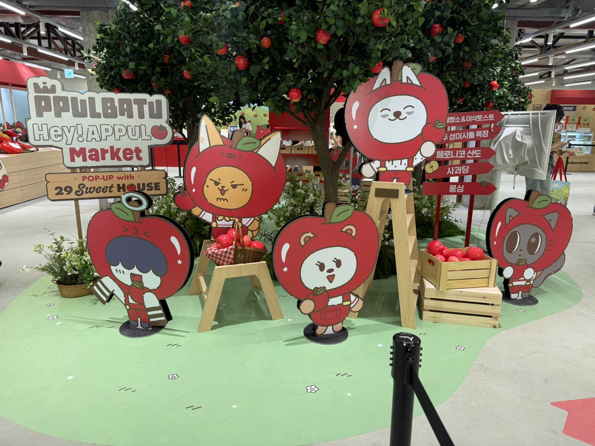 mingipinki's tweet photo. Last day of the Ppulbatu popup :’) https://t.co/KSfzRUgHDI