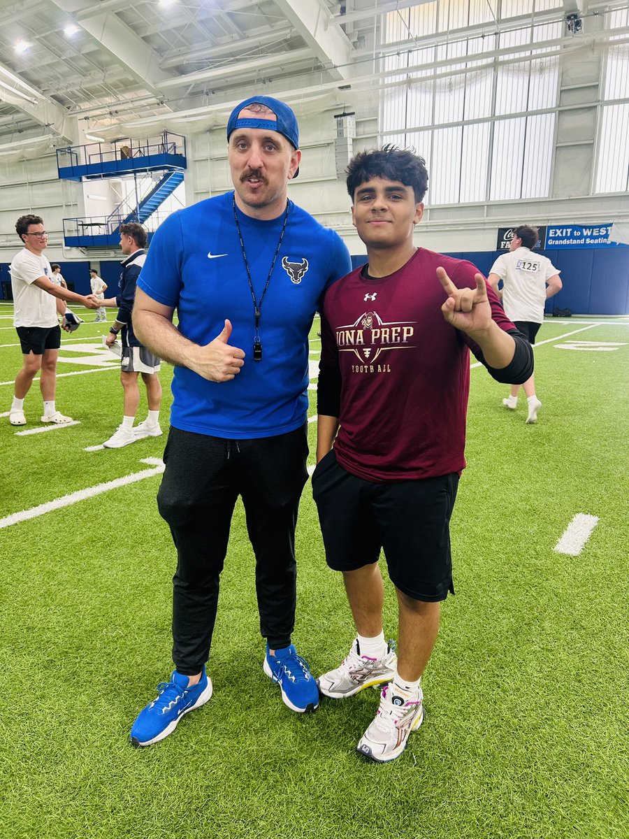 MarcosLozano_09's tweet photo. Thank you Coaches so much for giving me this opportunity to showcase myself and allowing me to get my name out there. Thank you @CoachAmsler for inviting me to this amazing program and I look forward to keeping in touch later on! https://t.co/iqMQt80xKR