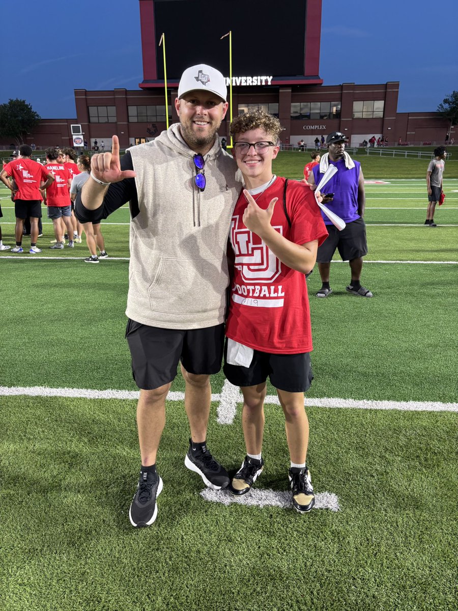 breydenpuffer's tweet photo. Had a great time at @LamarFootball today. 
Thank you @COACH_BKEAN and @CoachRossomando for the coaching and time. Grateful to be able to come out and work!
@Nederland_FB @LoneStarPrepsTX @quarterbackmag @QBHitList @coachChipR @CoachJFisc @247Sports @RivalsHS https://t.co/rFsa121Kra