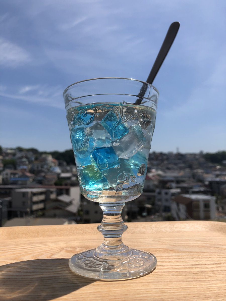 000yum2's tweet photo. #横浜高島屋 さんの催事で、乃し梅本舗佐藤屋 @noshiumesatoya さんの錦玉羮をゲット。
新作の『あつめてはやし』は、涼やかな色味と優しい甘さで癒される一品です✨

お茶請けはもちろん、暑い日には炭酸水に浮かべて食べるのも好きです。甘さが引き立つと思う。
シュワっと注ぎ足しながら頂く贅沢🫧 https://t.co/RSeiVip4gg